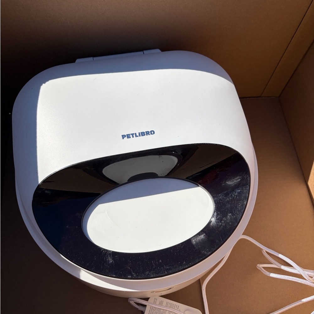 PETLIBRO Automatic Wet Cat Feeder, Stainless Steel Trays, Good Condition WHITE